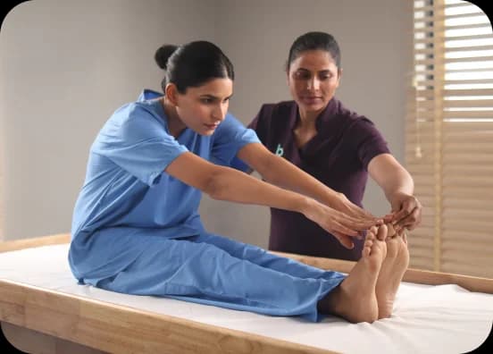 Diet & Lifestyle paramedic giving panchakarma treatment